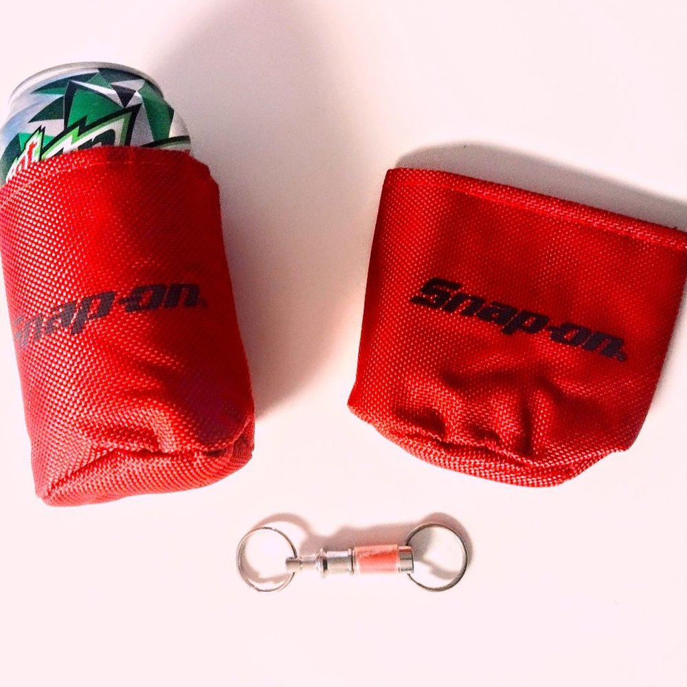 Snap-on Set 2 CAN COZIES w/MAGNETS + VINTAGE KEY HOLDER & ZIPPER PULL ~ ALL NEW